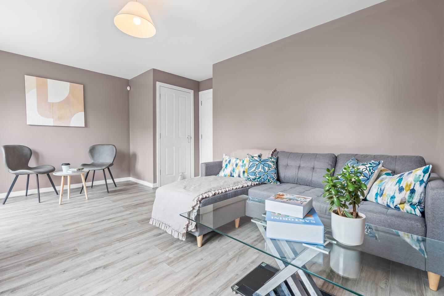 Modern 4-Bed Close to Jaguar Whitley & City Centre3