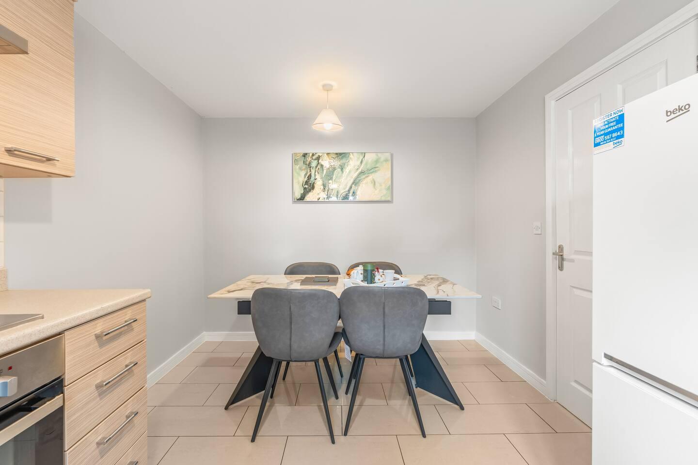 Modern 4-Bed Close to Jaguar Whitley & City Centre6