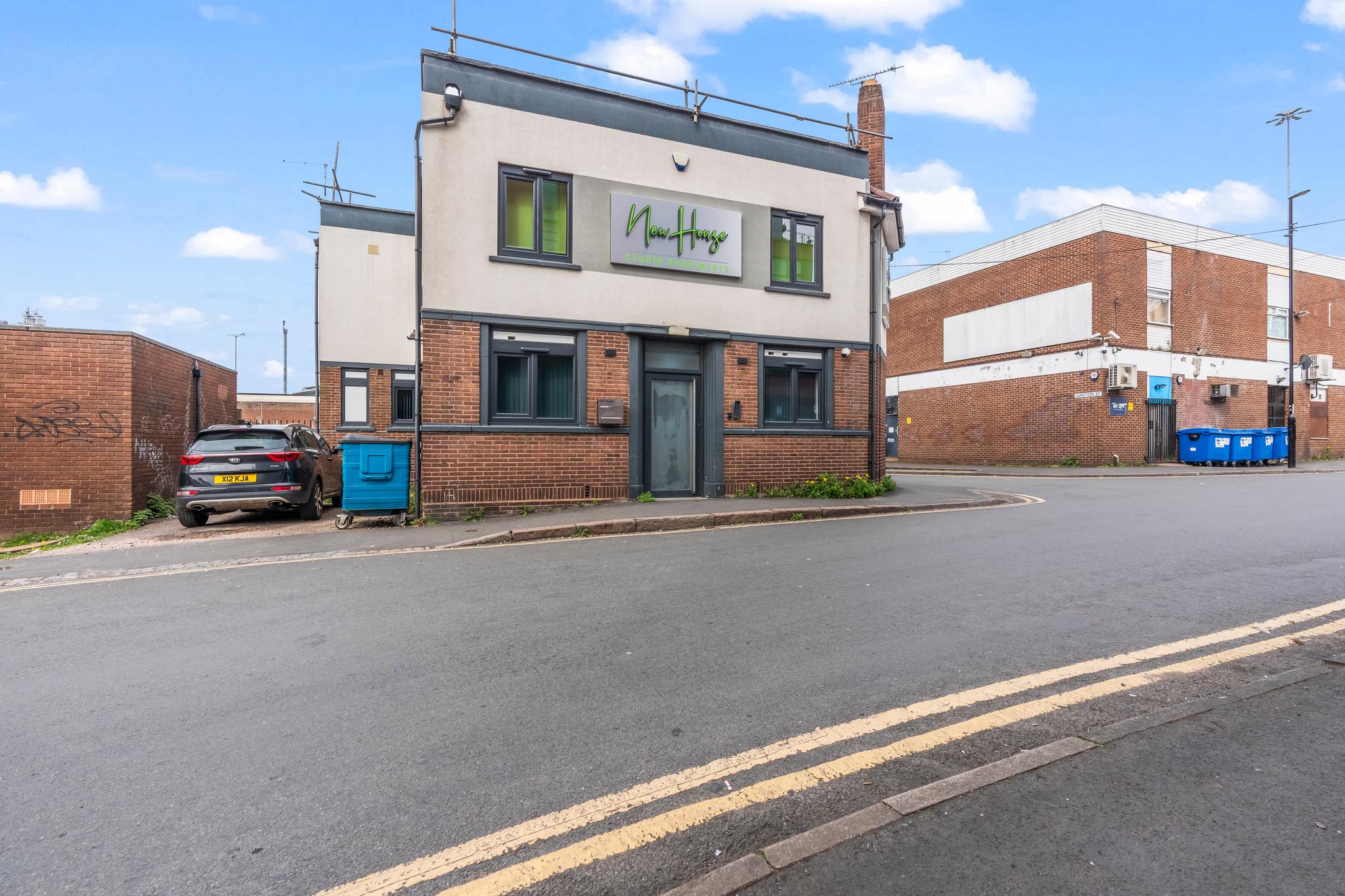 Contemporary Comfort Steps from Ricoh Arena4