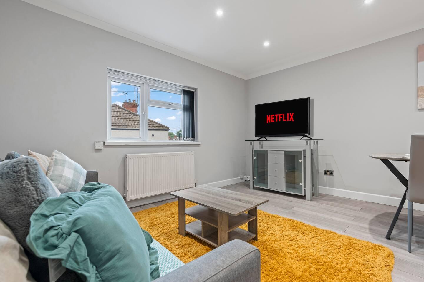 Elegant 5-Bedroom Home near CBS Arena3