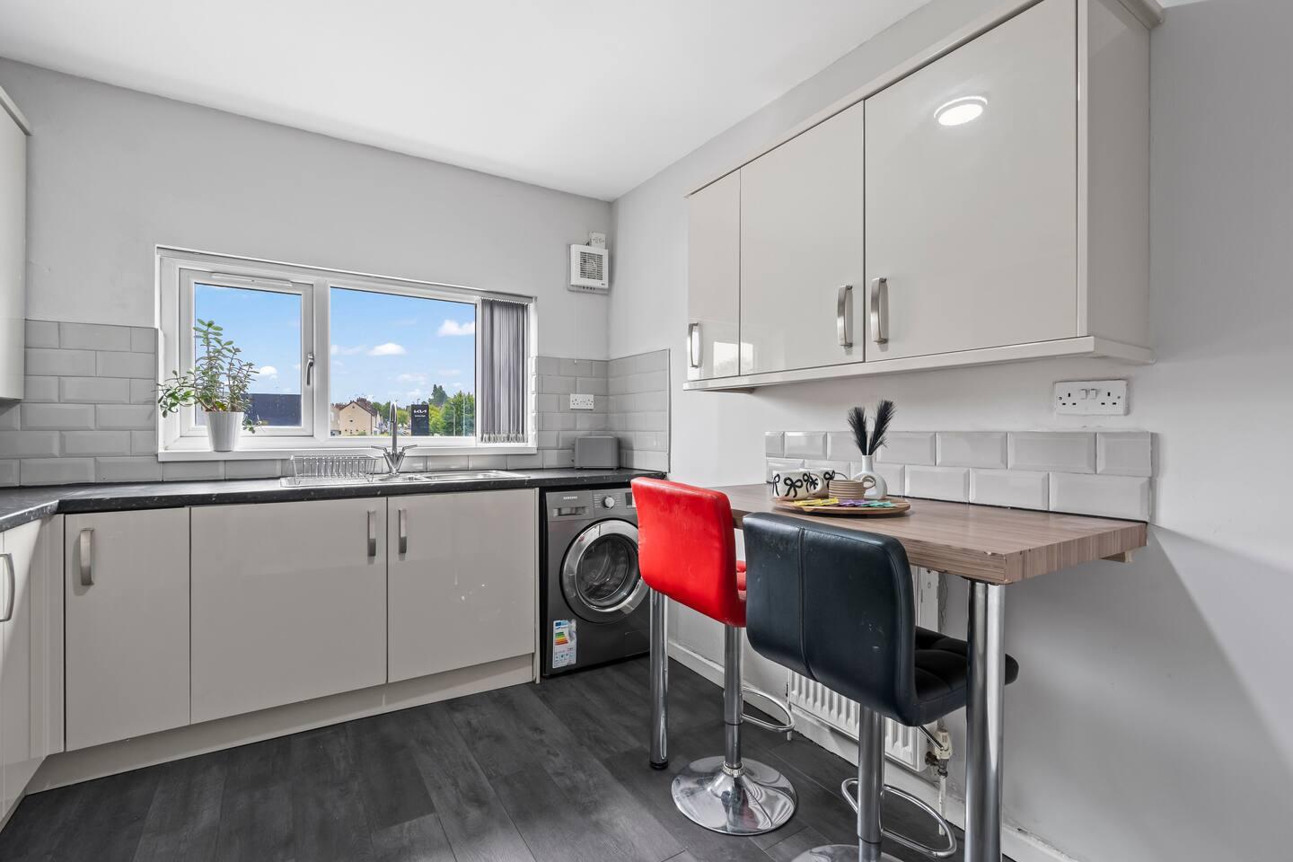 Elegant 5-Bedroom Home near CBS Arena5