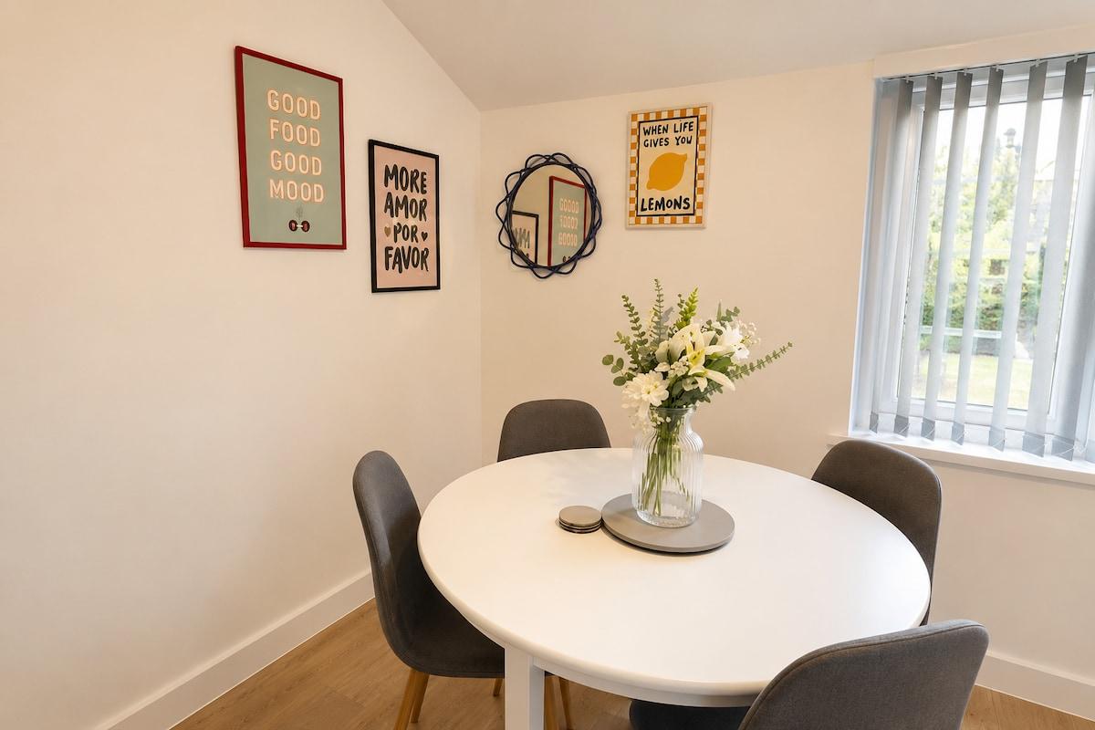 New 3BR House | Parking | Near CBS Arena | UHCW3