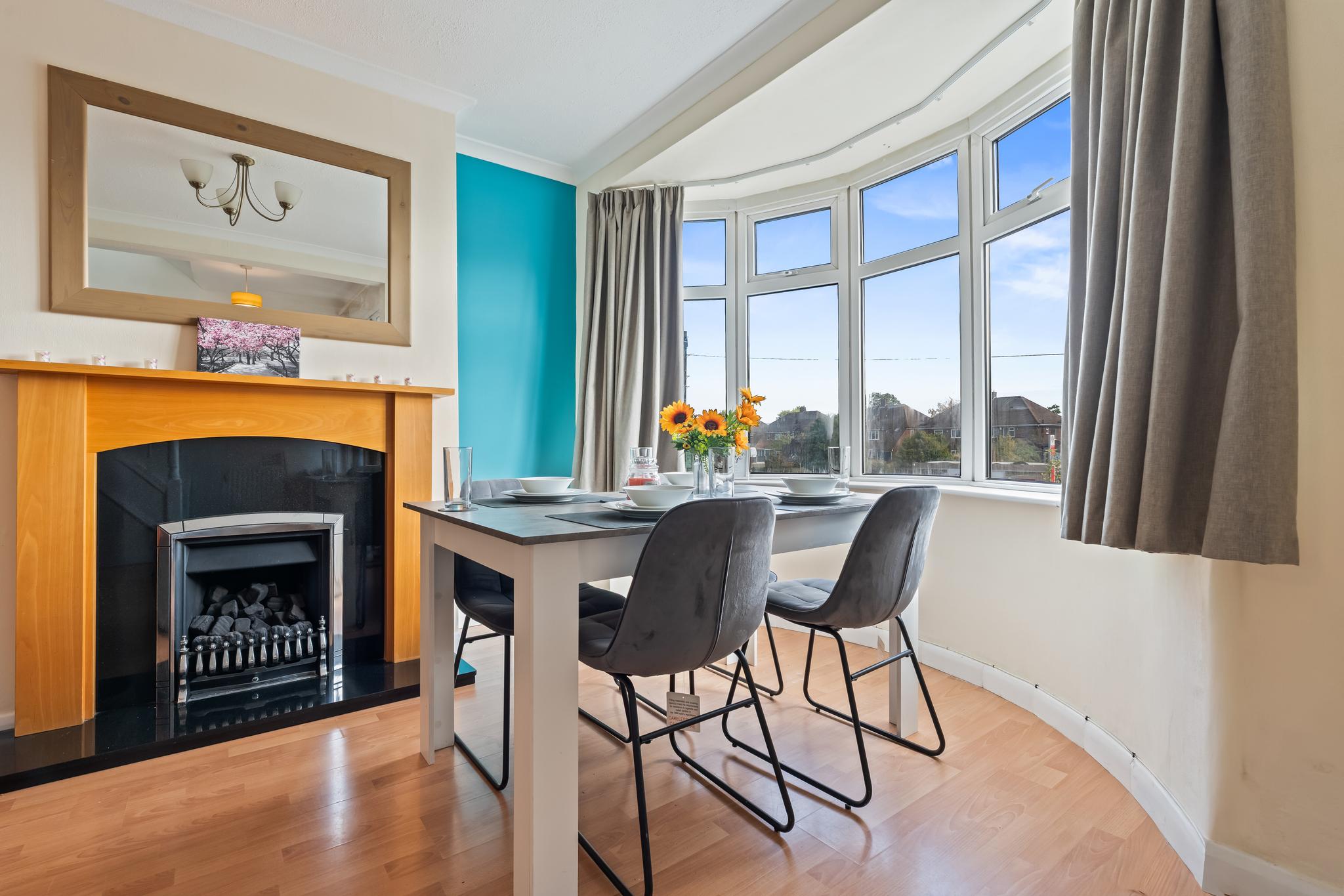 3BR 3Bath Solihull | JLR • NEC • Airport • Parking6