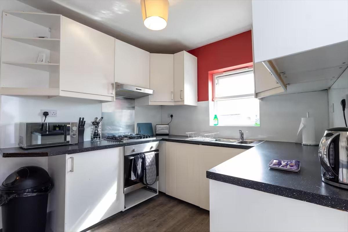 Executive 4Bedroom | Sleeps 9 | City Centre Nearby5
